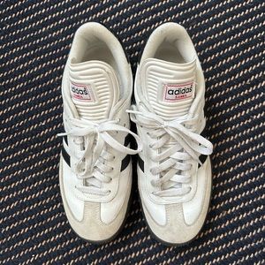 Adidas Samba Classic shoes